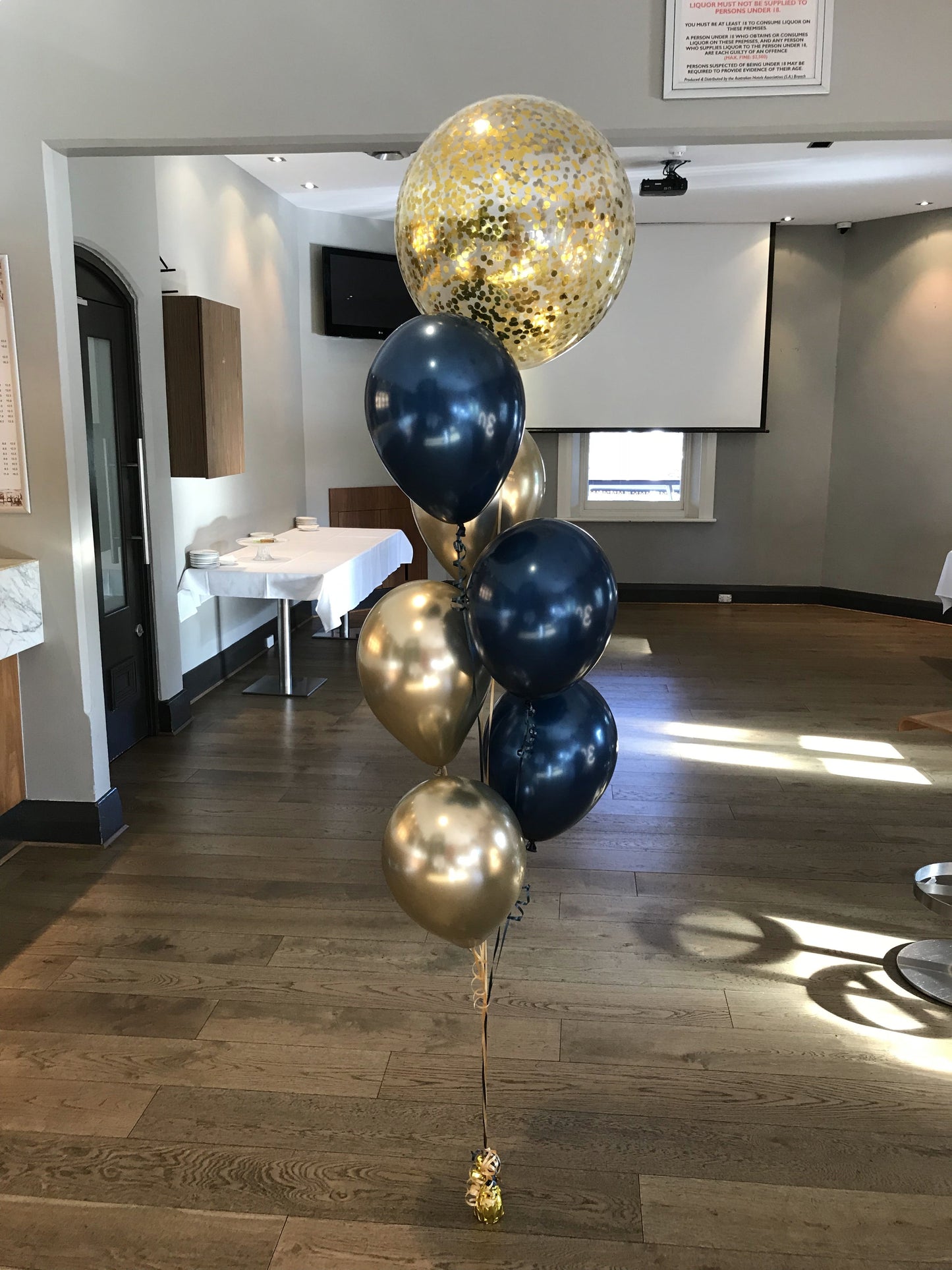 6 Helium Balloons Bouquet with 17 Inch Confetti Balloon